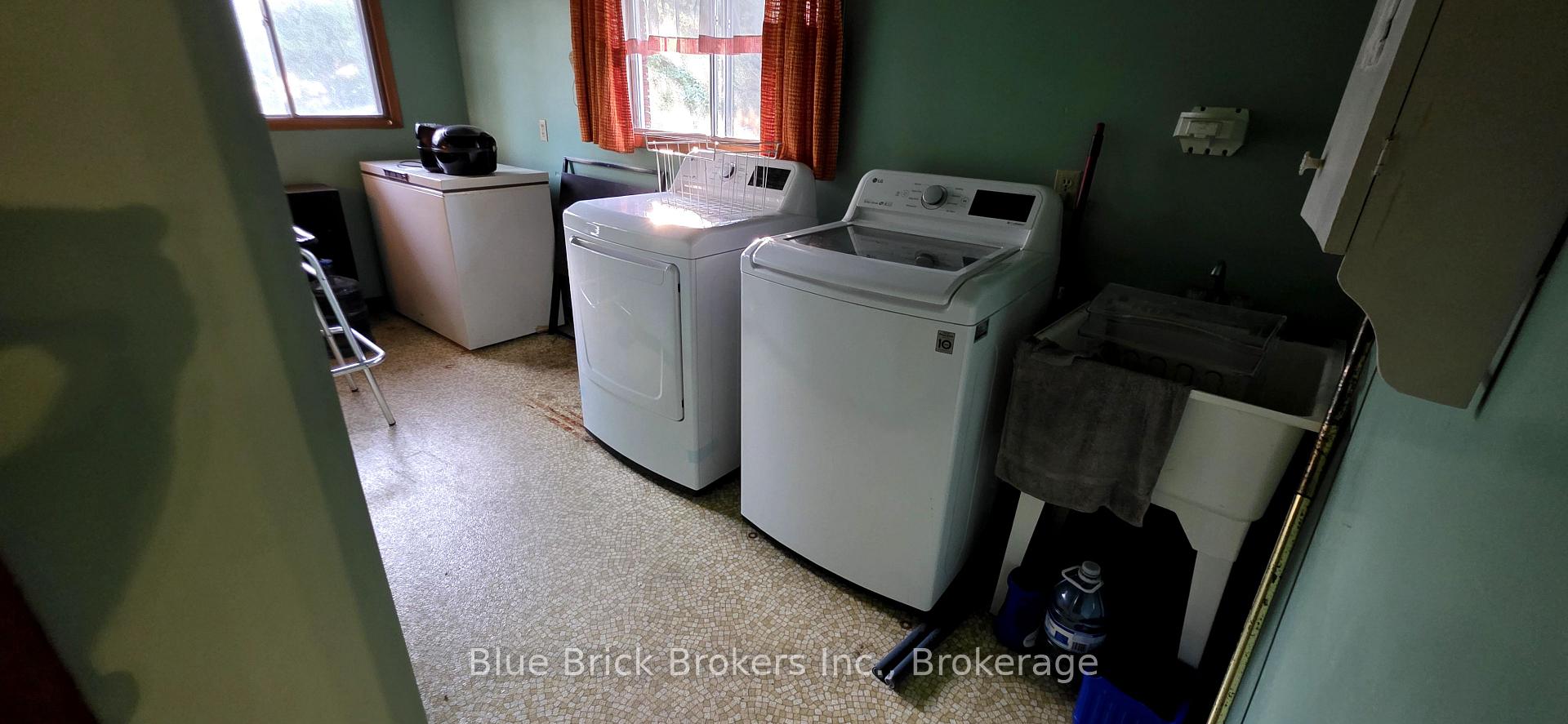 Photo 17 of 10440 Sinclair Drive N, Middlesex Centre, Ilderton — HOMEH