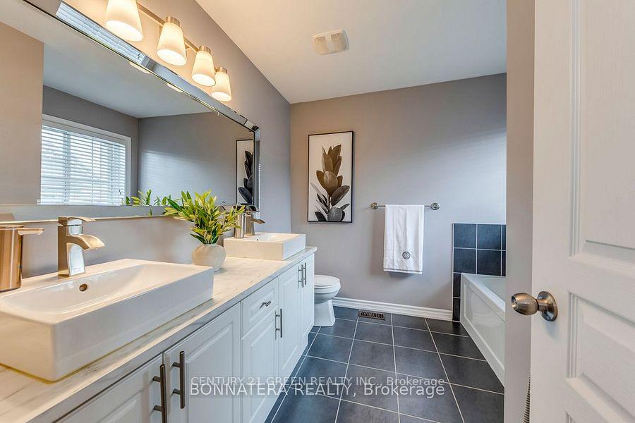 Photo 13 of 654 Murray Meadows Place, Milton, Clarke — HOMEH