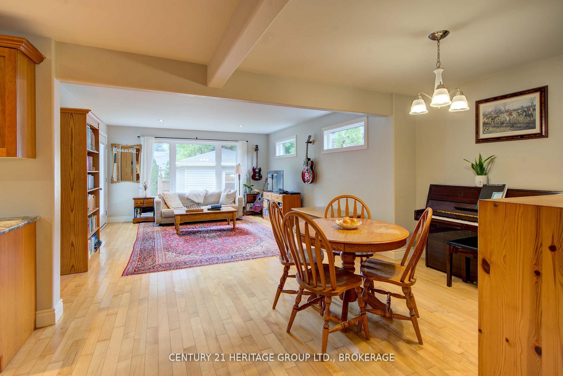 Photo 2 of 31 Fergus Street, Kingston, East of Sir John A. Blvd — HOMEH