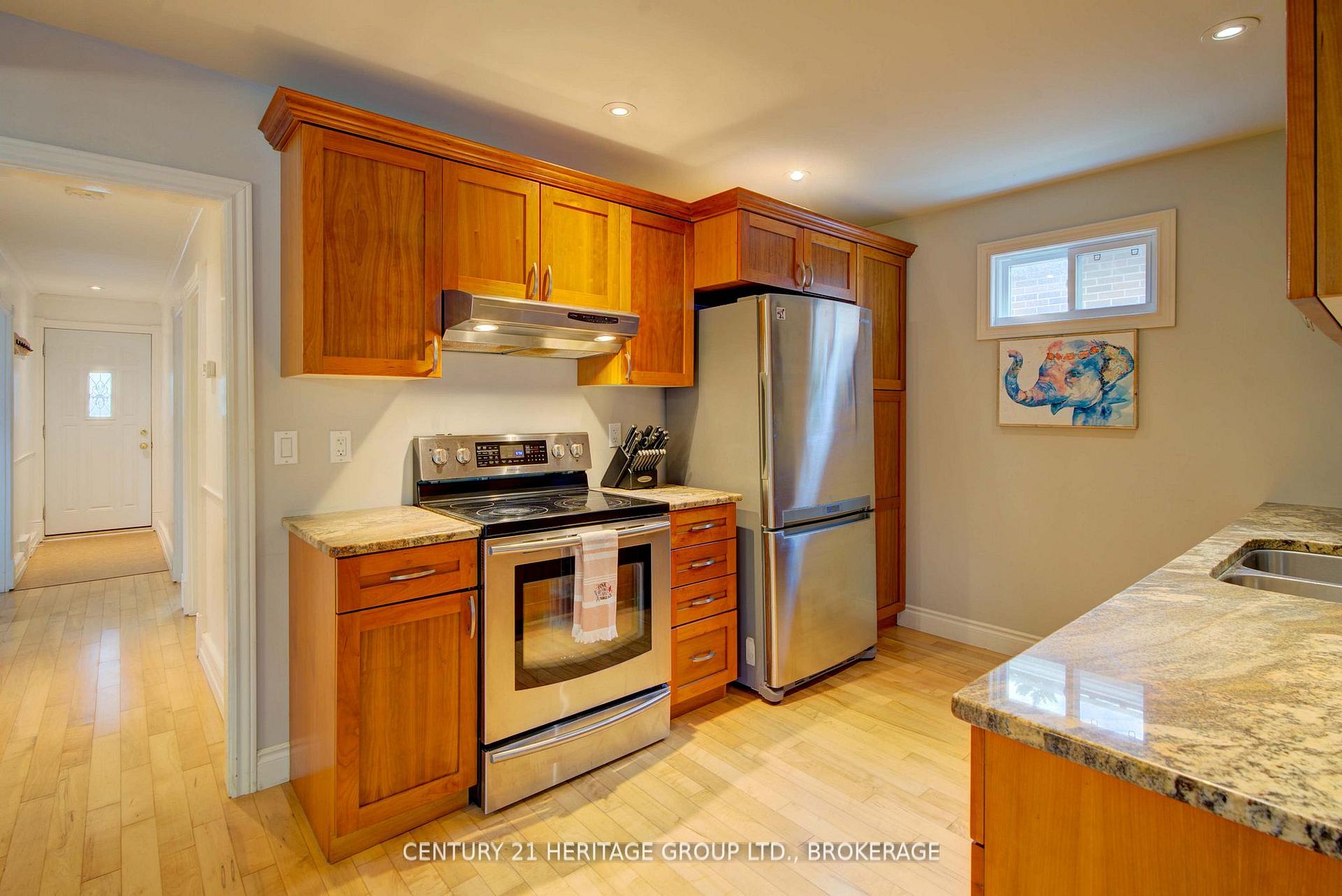 Photo 5 of 31 Fergus Street, Kingston, East of Sir John A. Blvd — HOMEH