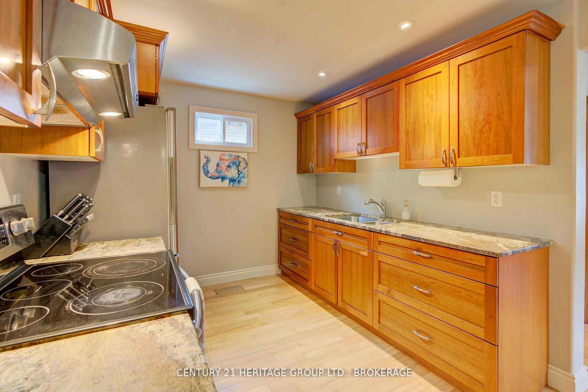 Photo 6 of 31 Fergus Street, Kingston, East of Sir John A. Blvd — HOMEH