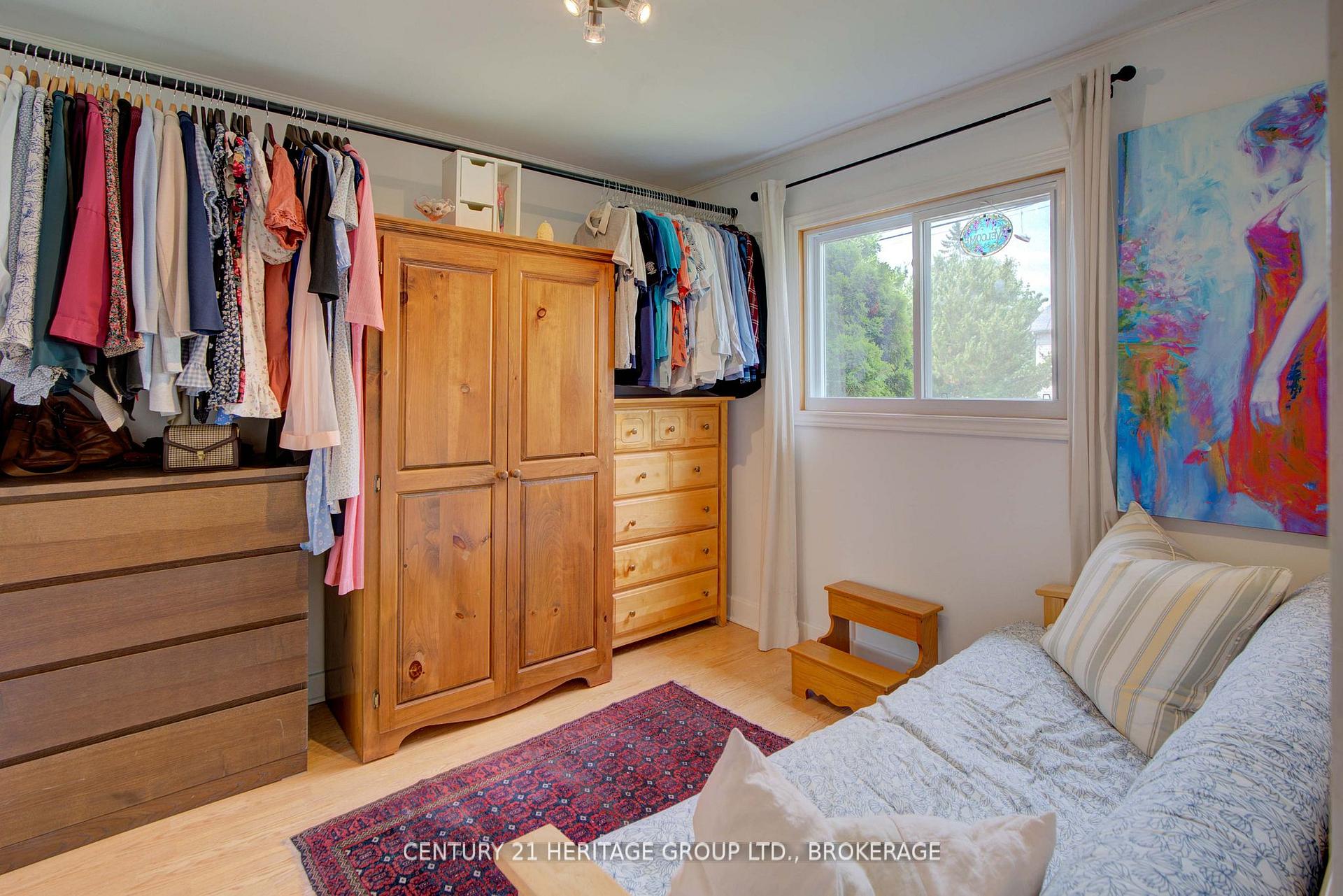 Photo 11 of 31 Fergus Street, Kingston, East of Sir John A. Blvd — HOMEH
