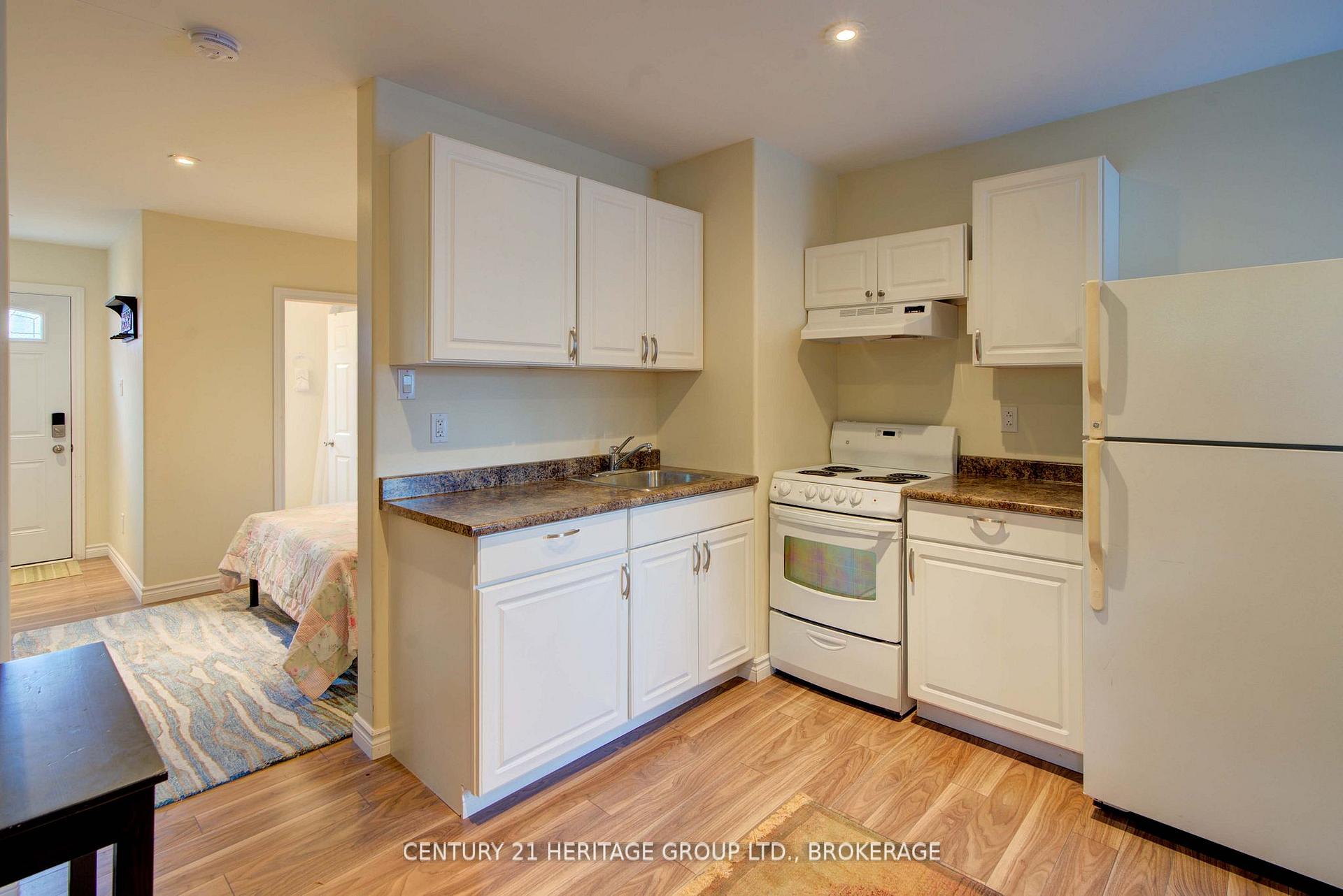 Photo 20 of 31 Fergus Street, Kingston, East of Sir John A. Blvd — HOMEH