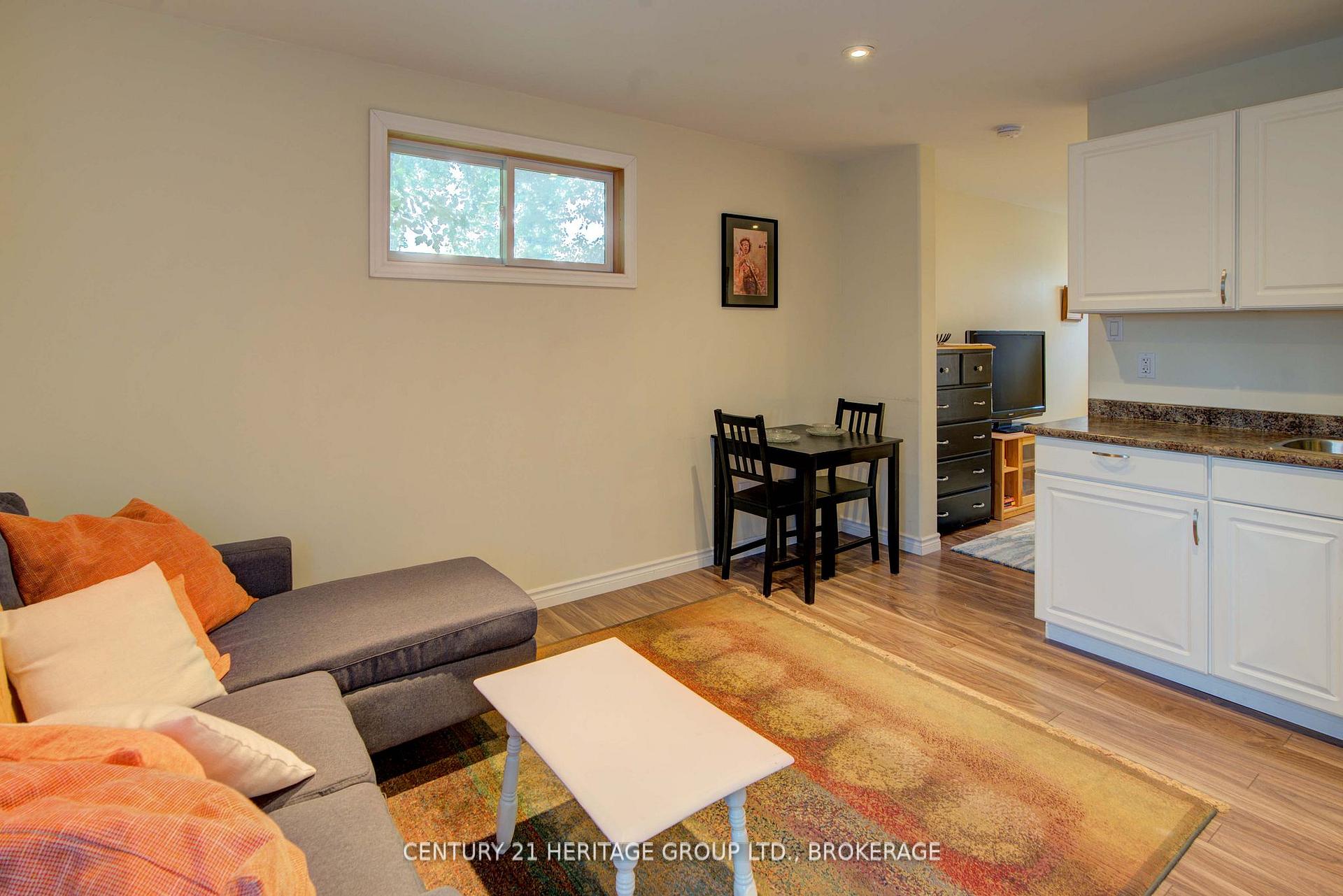 Photo 21 of 31 Fergus Street, Kingston, East of Sir John A. Blvd — HOMEH