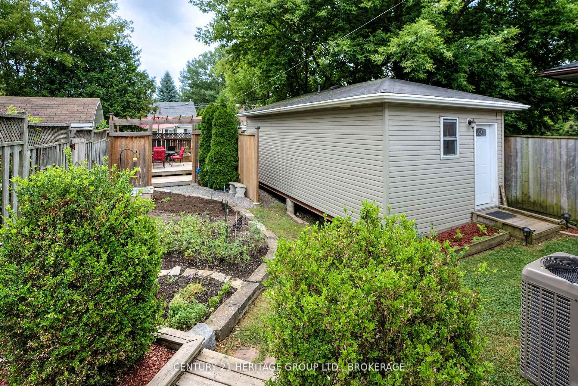 Photo 23 of 31 Fergus Street, Kingston, East of Sir John A. Blvd — HOMEH