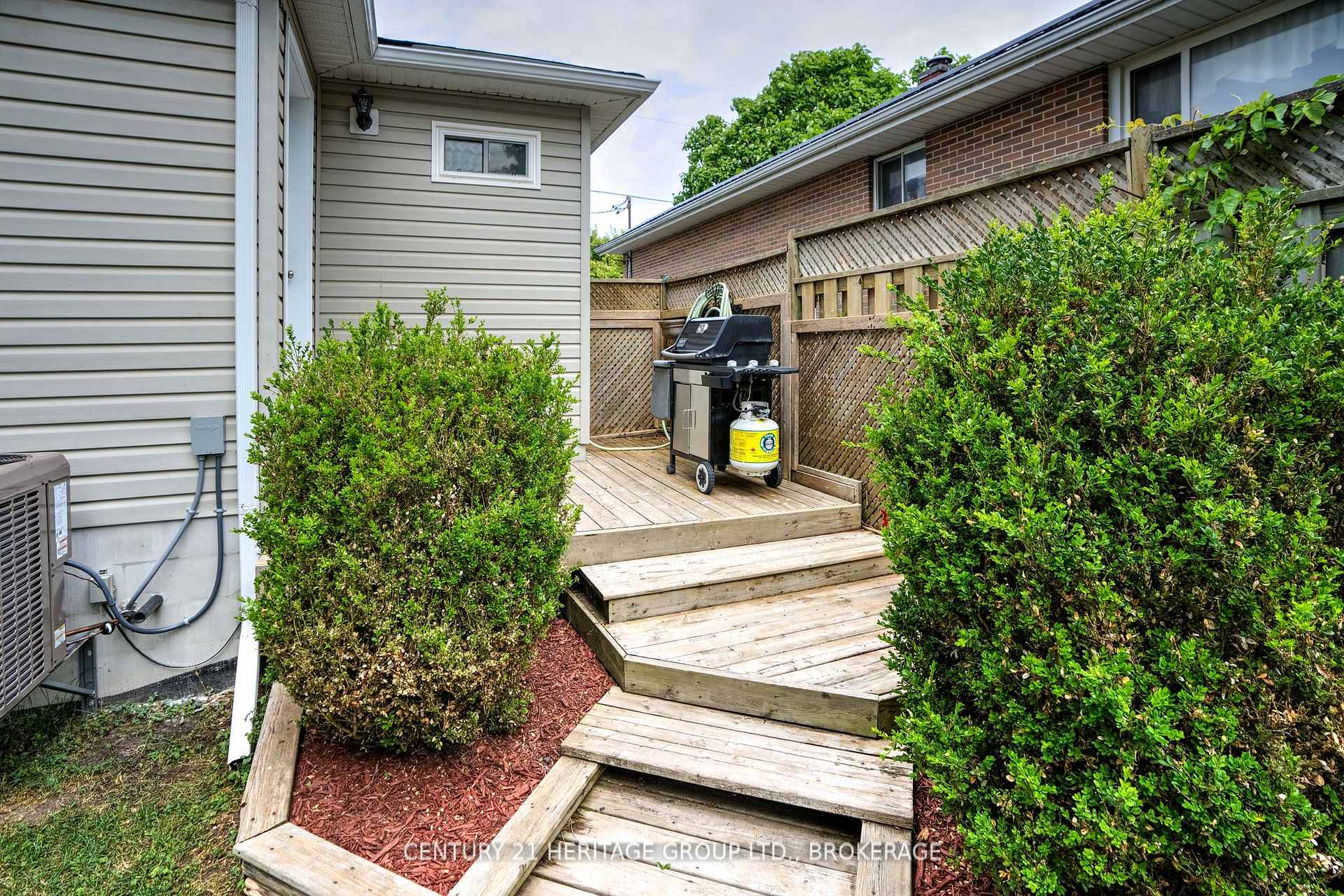 Photo 28 of 31 Fergus Street, Kingston, East of Sir John A. Blvd — HOMEH