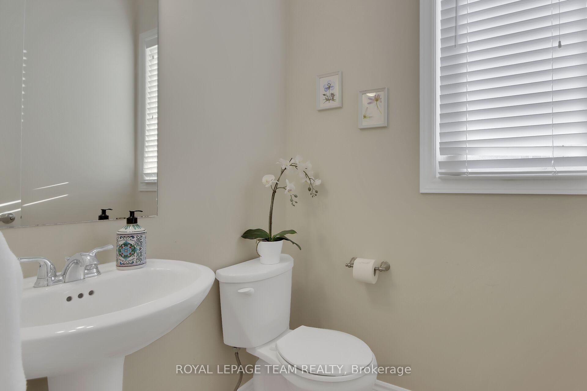 Photo 5 of 628 Silver Spruce Way, Ottawa, Kanata - Emerald Meadows/Trailwest — HOMEH
