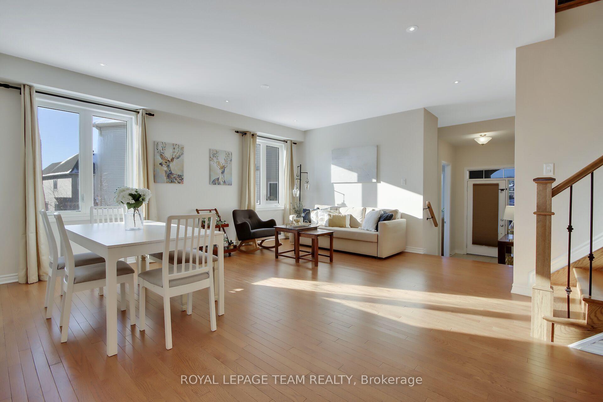 Photo 8 of 628 Silver Spruce Way, Ottawa, Kanata - Emerald Meadows/Trailwest — HOMEH
