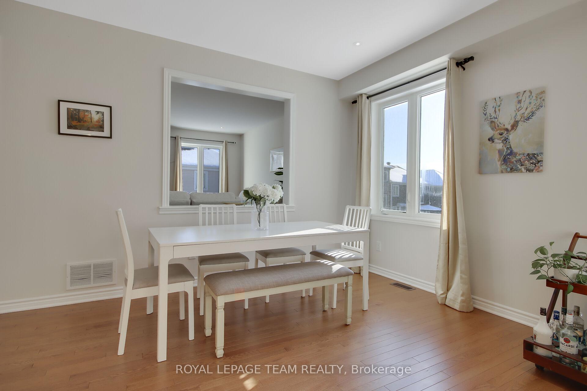 Photo 10 of 628 Silver Spruce Way, Ottawa, Kanata - Emerald Meadows/Trailwest — HOMEH