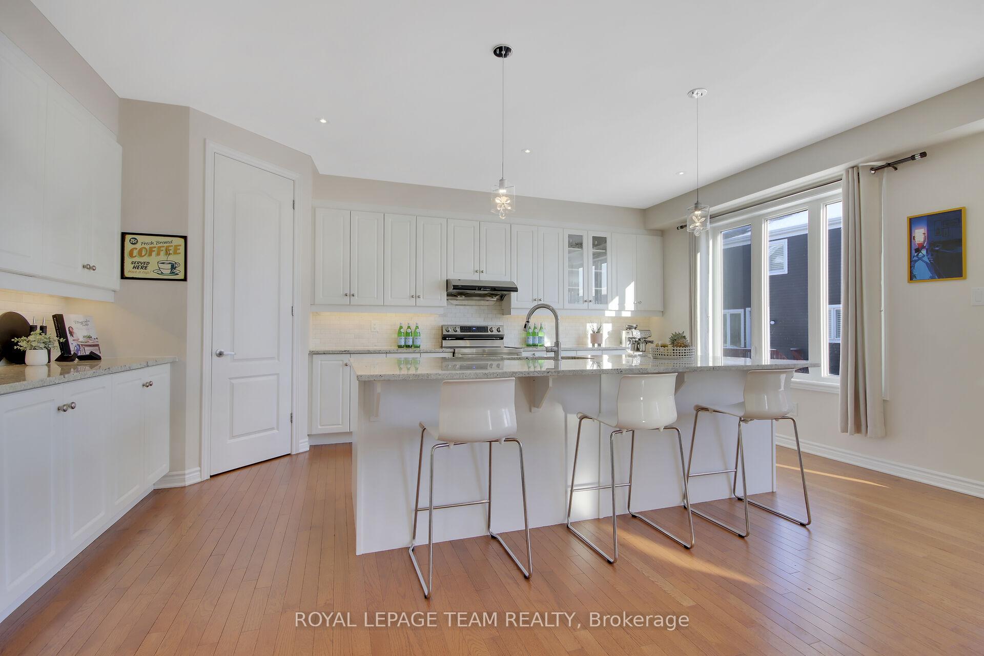 Photo 11 of 628 Silver Spruce Way, Ottawa, Kanata - Emerald Meadows/Trailwest — HOMEH