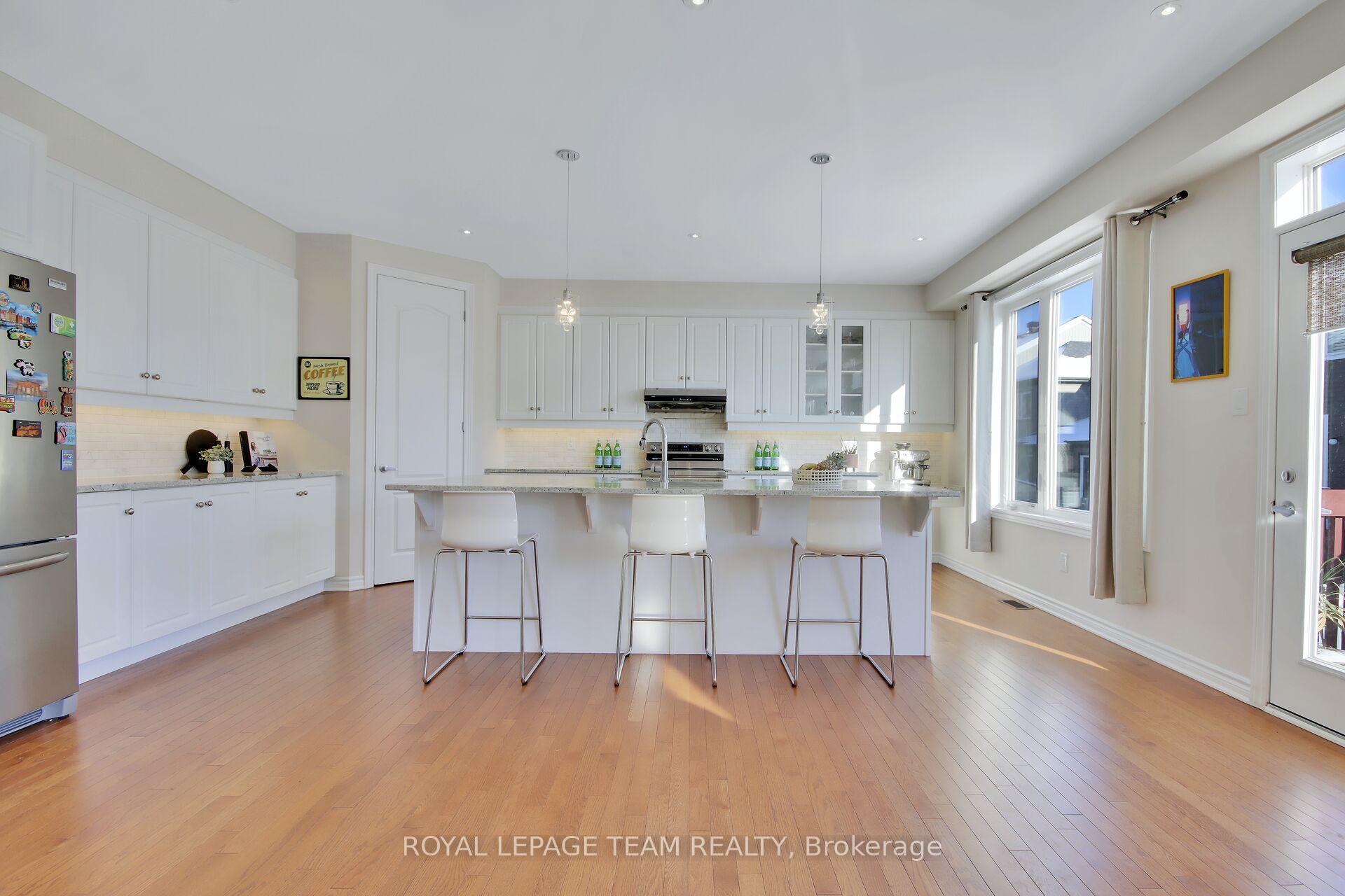 Photo 12 of 628 Silver Spruce Way, Ottawa, Kanata - Emerald Meadows/Trailwest — HOMEH