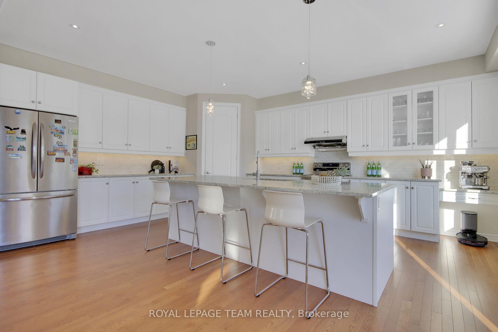 Photo 13 of 628 Silver Spruce Way, Ottawa, Kanata - Emerald Meadows/Trailwest — HOMEH