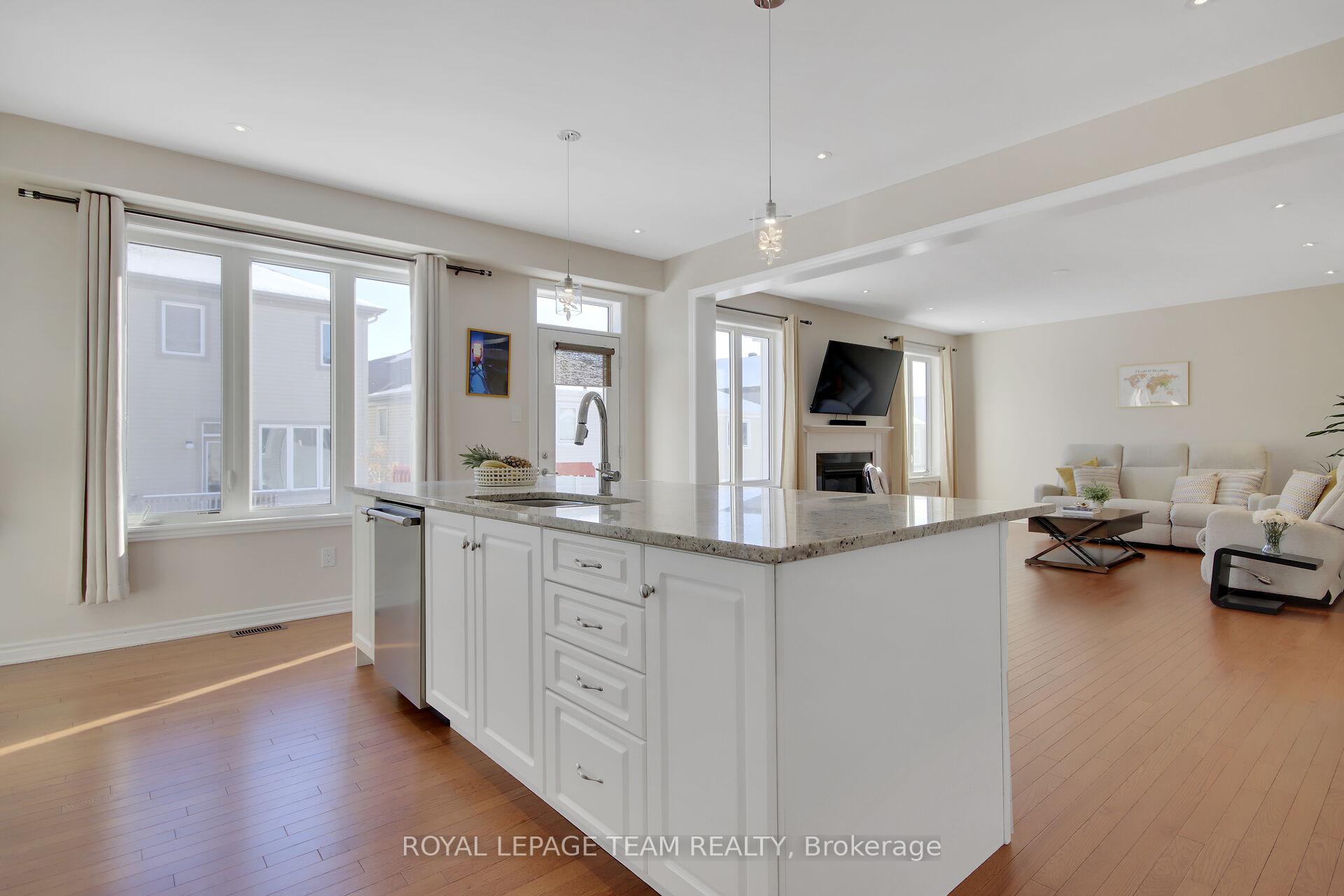 Photo 15 of 628 Silver Spruce Way, Ottawa, Kanata - Emerald Meadows/Trailwest — HOMEH