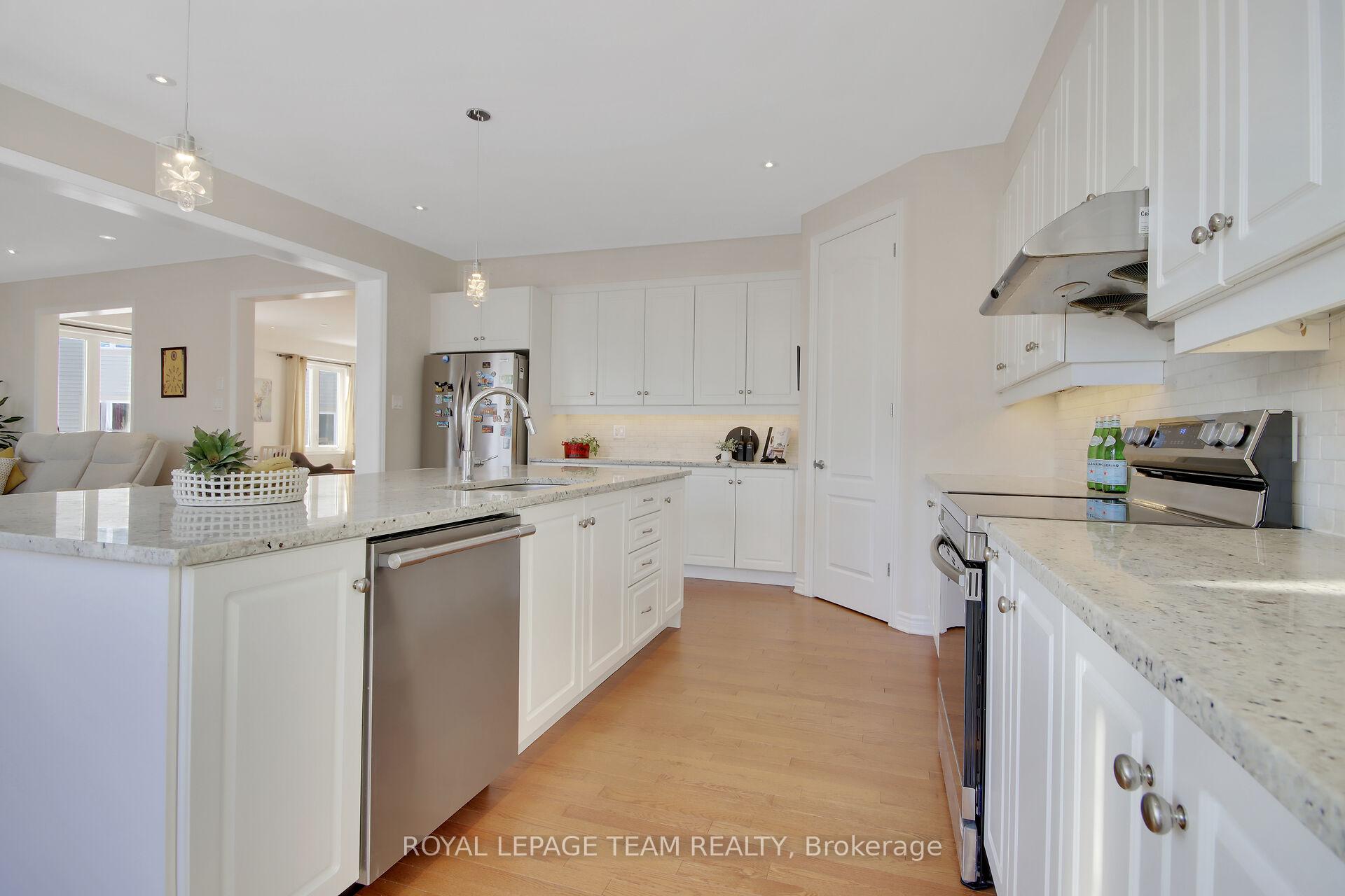 Photo 16 of 628 Silver Spruce Way, Ottawa, Kanata - Emerald Meadows/Trailwest — HOMEH