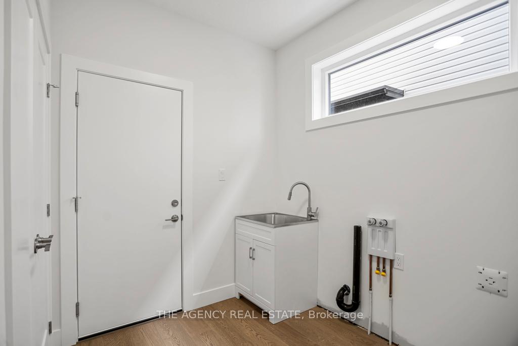 Photo 7 of 19 Poole Crescent, Middlesex Centre, Kilworth — HOMEH