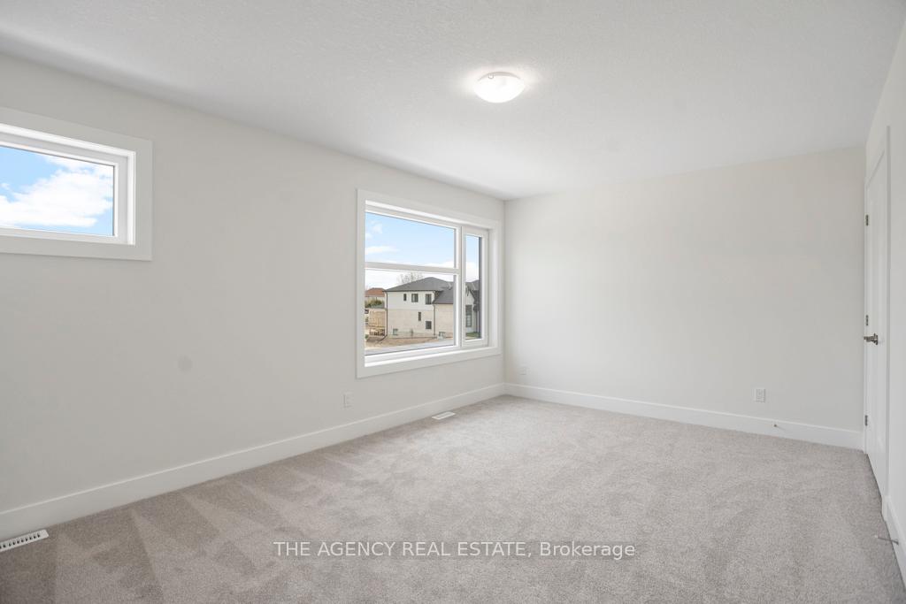 Photo 10 of 19 Poole Crescent, Middlesex Centre, Kilworth — HOMEH