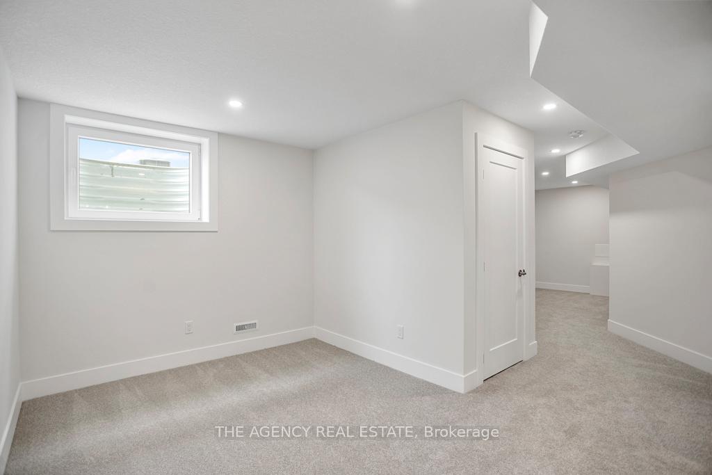 Photo 18 of 19 Poole Crescent, Middlesex Centre, Kilworth — HOMEH