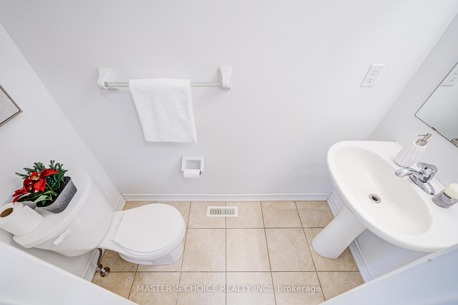 Photo 9 of 729 Hammersly Boulevard, Markham, Wismer — HOMEH