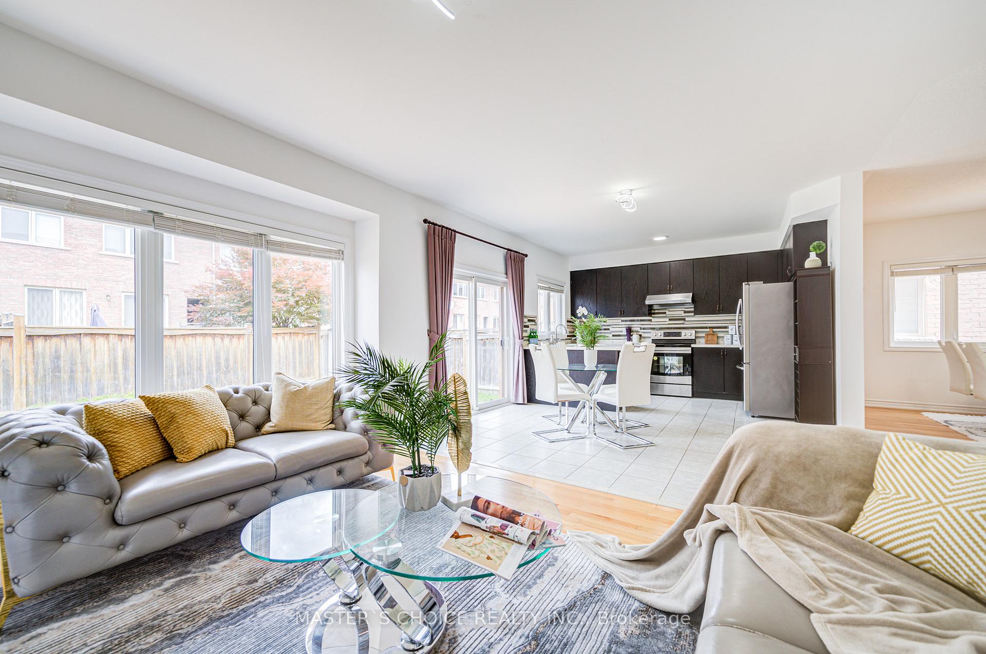 Photo 15 of 729 Hammersly Boulevard, Markham, Wismer — HOMEH
