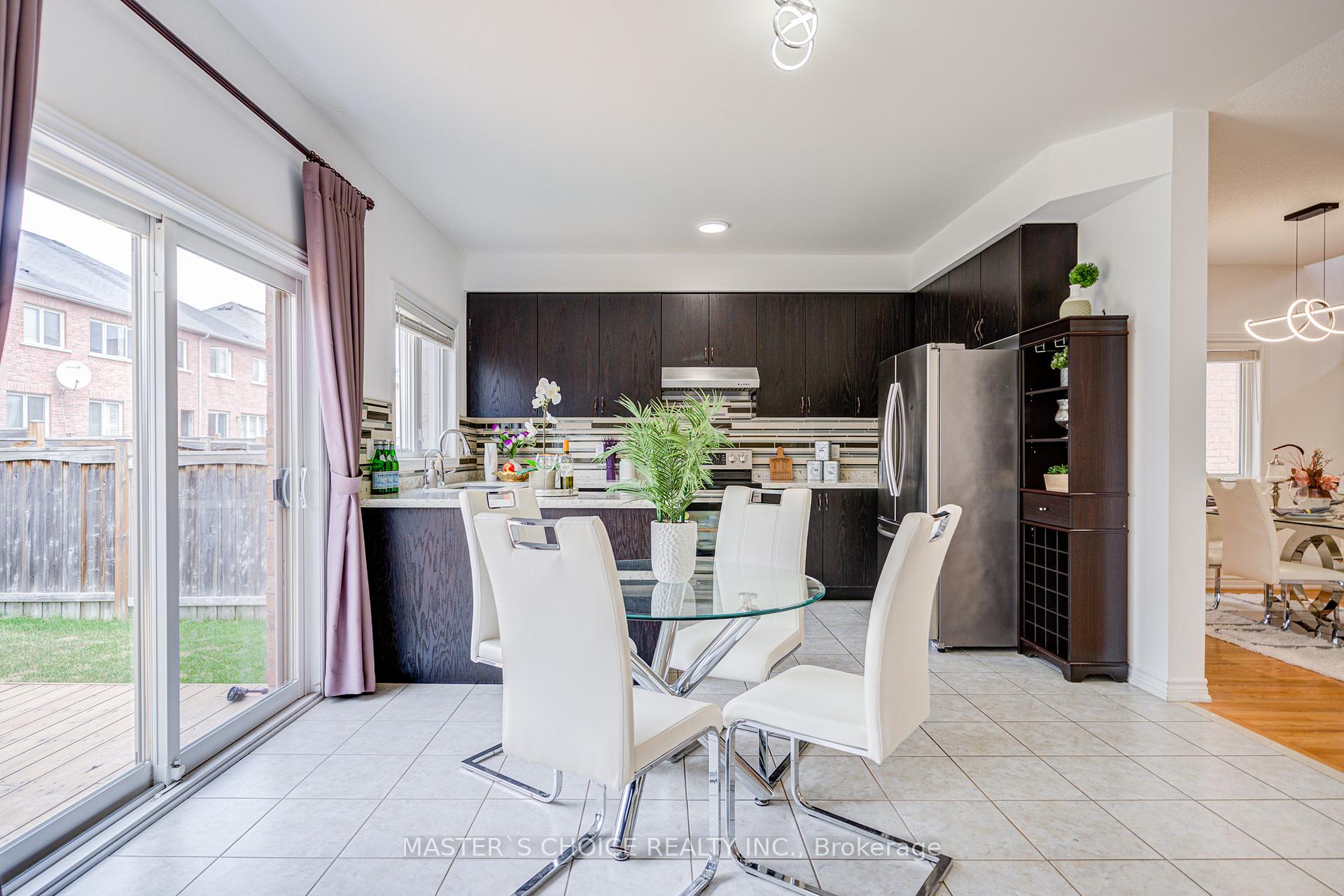 Photo 16 of 729 Hammersly Boulevard, Markham, Wismer — HOMEH