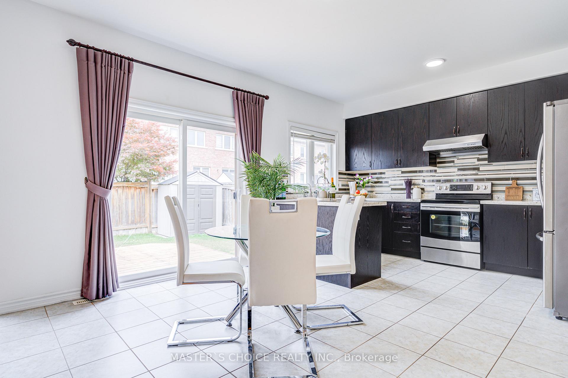 Photo 17 of 729 Hammersly Boulevard, Markham, Wismer — HOMEH