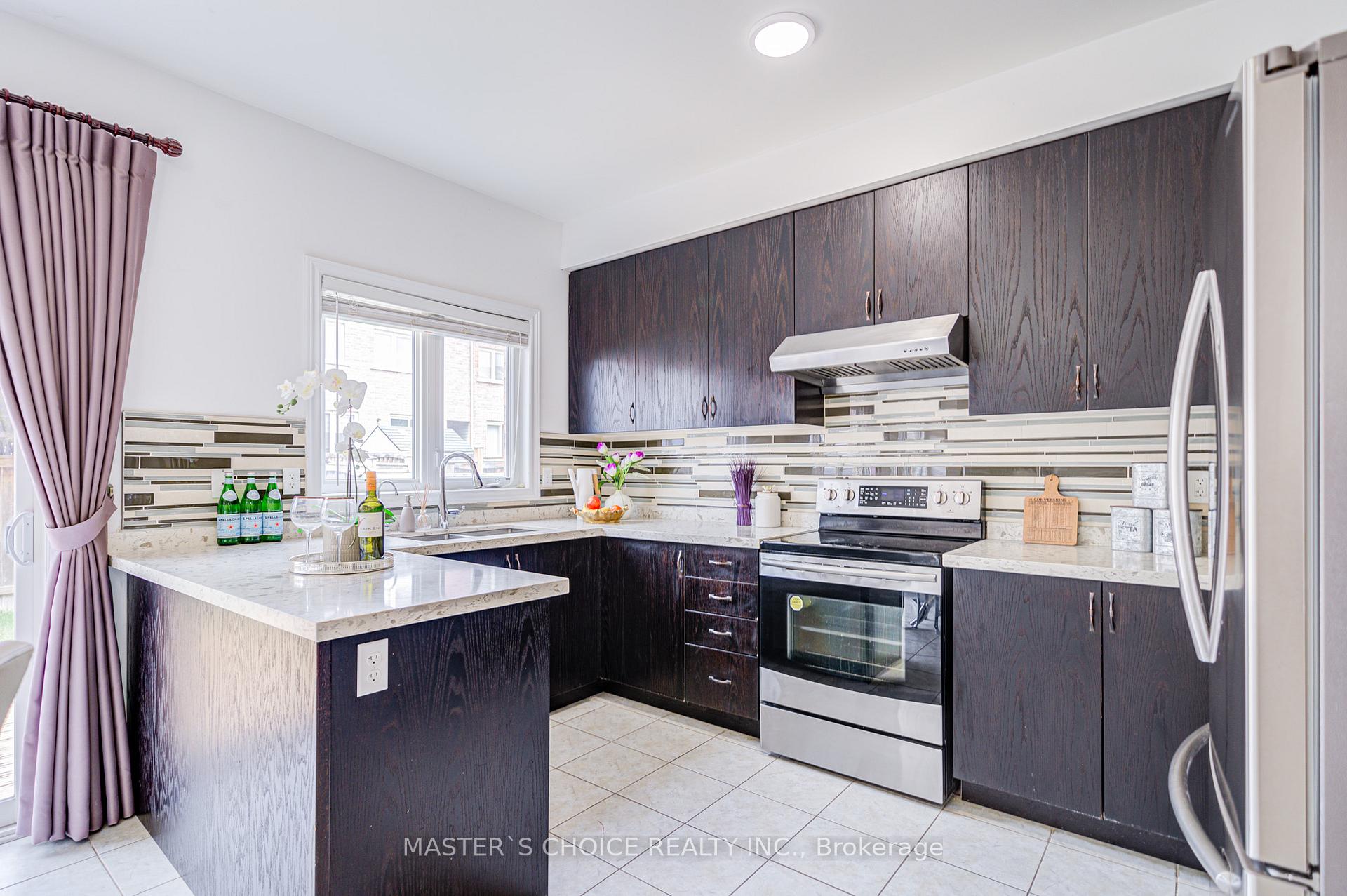 Photo 20 of 729 Hammersly Boulevard, Markham, Wismer — HOMEH