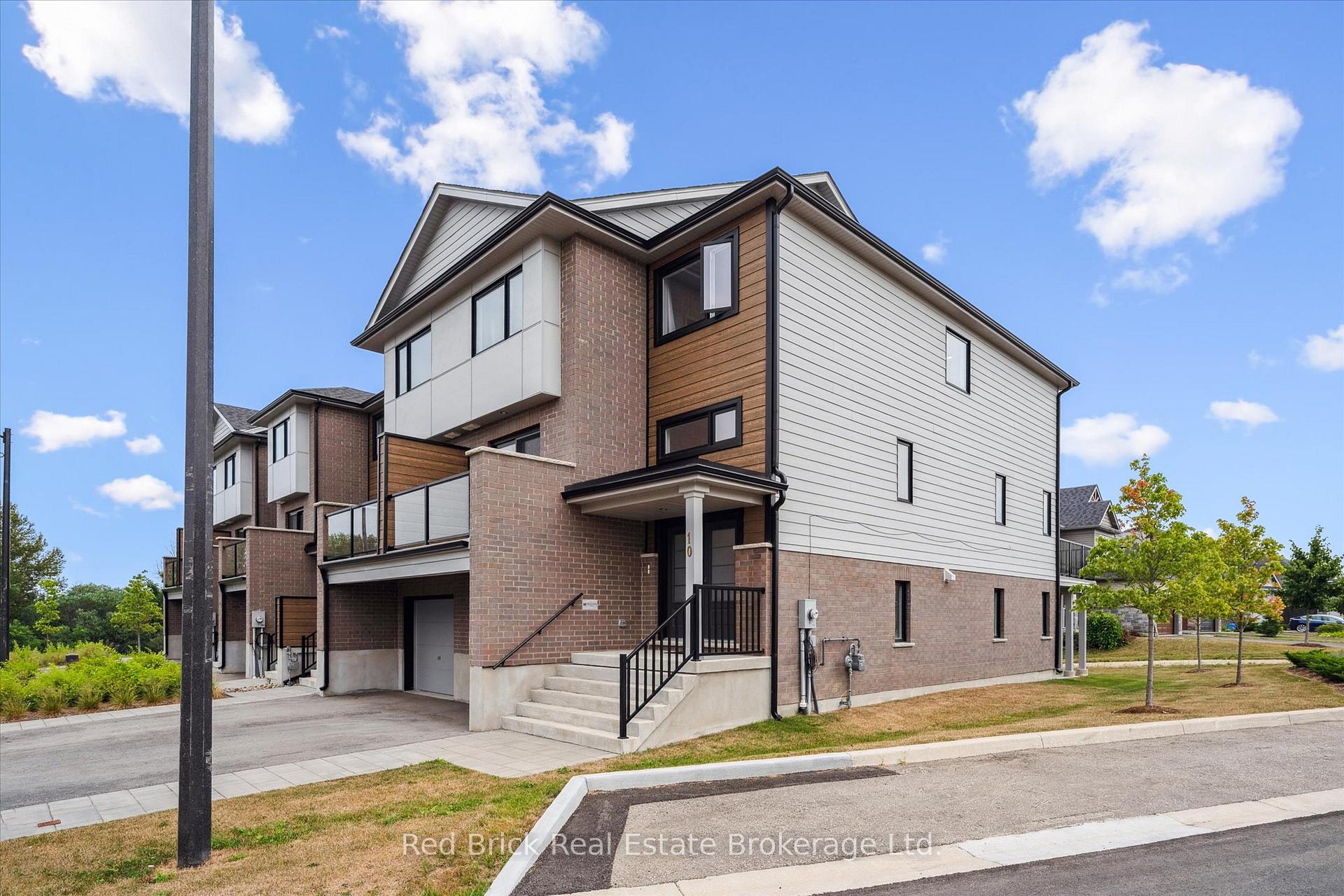 Photo 2 of Unit 10, 182 Bridge Crescent, Minto — HOMEH