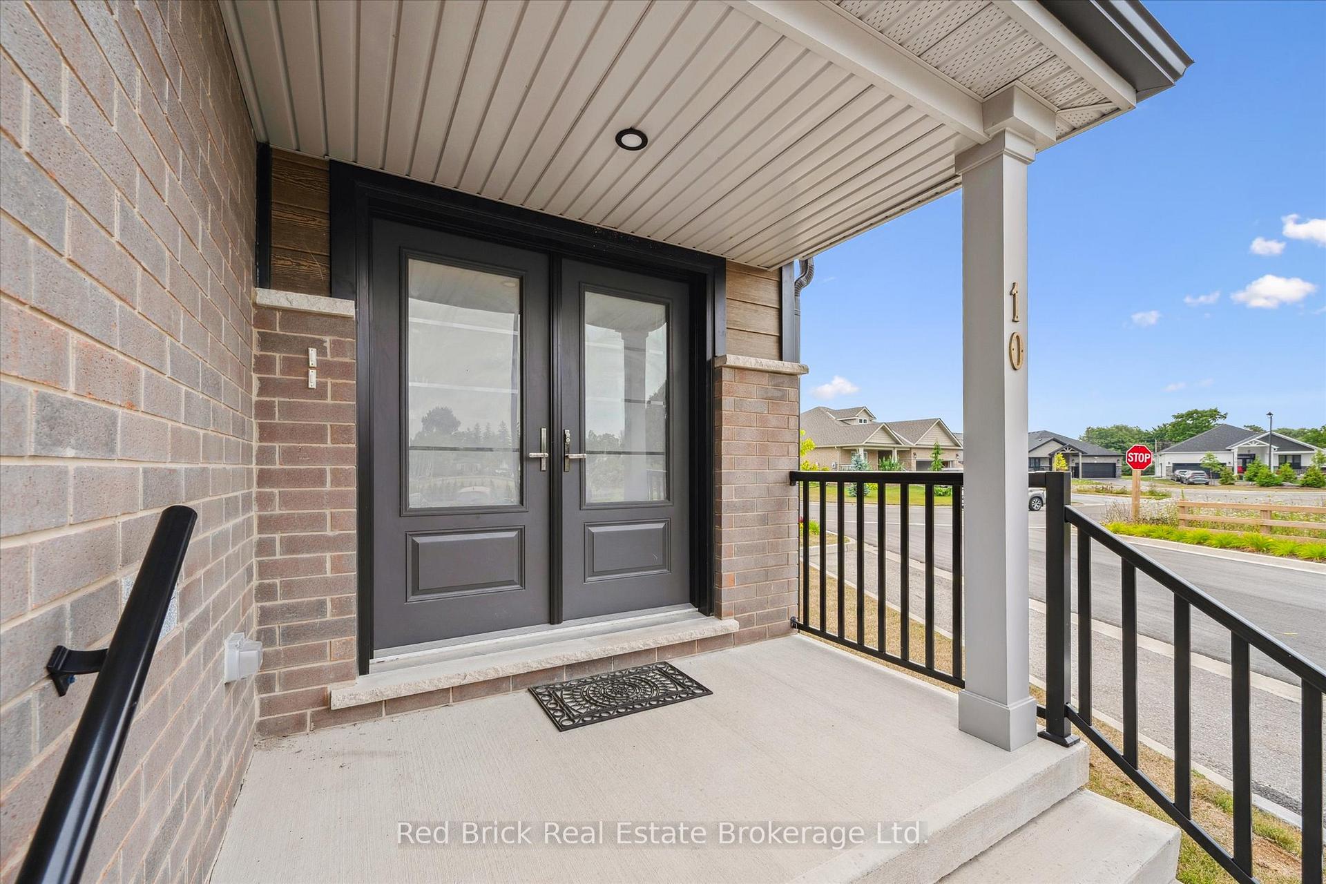 Photo 3 of Unit 10, 182 Bridge Crescent, Minto — HOMEH