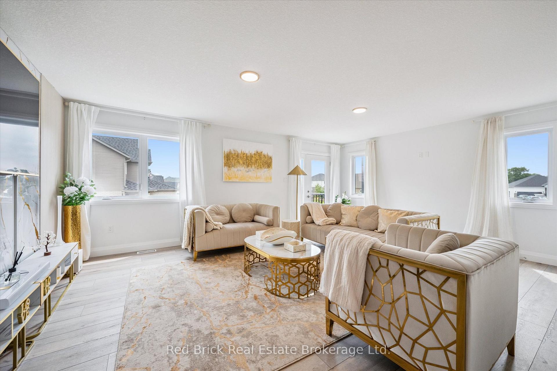 Photo 10 of Unit 10, 182 Bridge Crescent, Minto — HOMEH
