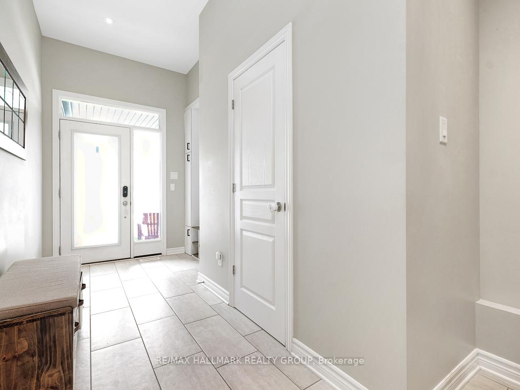 Photo 3 of 103 Warrior Street, Ottawa, Kanata - Emerald Meadows/Trailwest — HOMEH