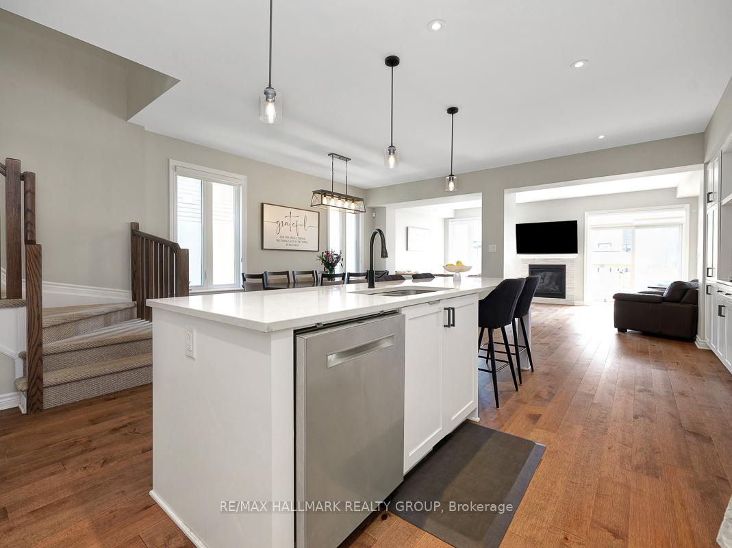 Photo 20 of 103 Warrior Street, Ottawa, Kanata - Emerald Meadows/Trailwest — HOMEH