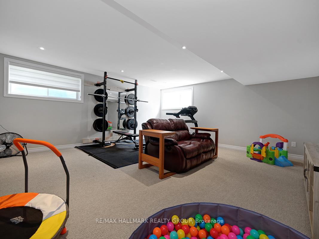Photo 34 of 103 Warrior Street, Ottawa, Kanata - Emerald Meadows/Trailwest — HOMEH