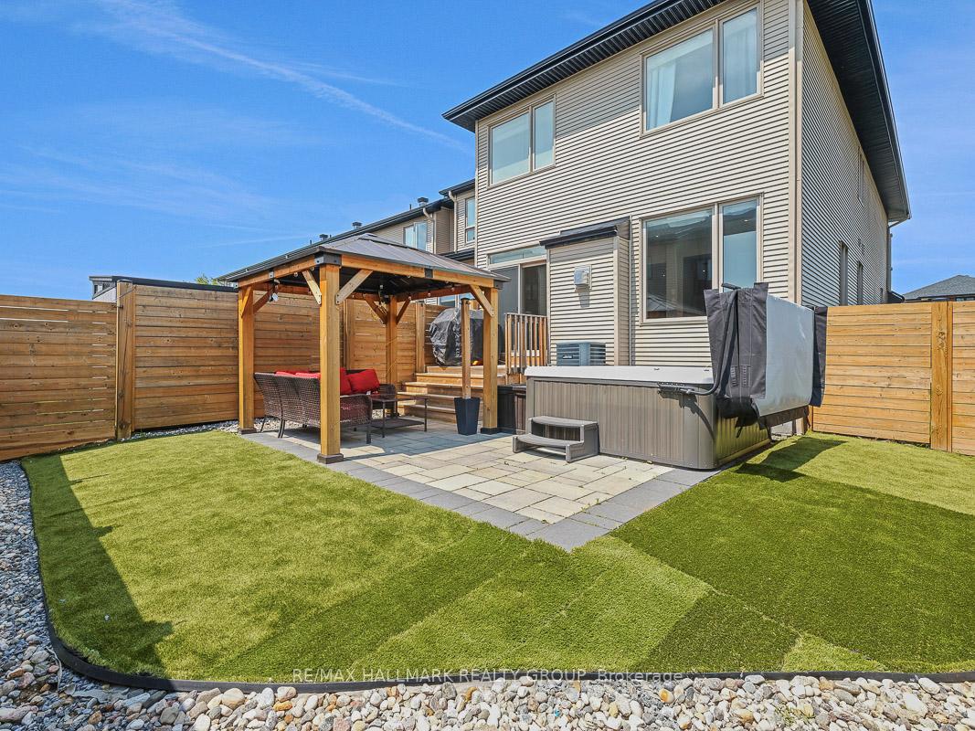 Photo 38 of 103 Warrior Street, Ottawa, Kanata - Emerald Meadows/Trailwest — HOMEH