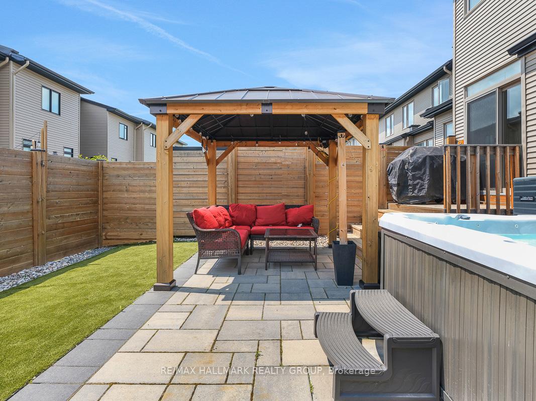 Photo 39 of 103 Warrior Street, Ottawa, Kanata - Emerald Meadows/Trailwest — HOMEH