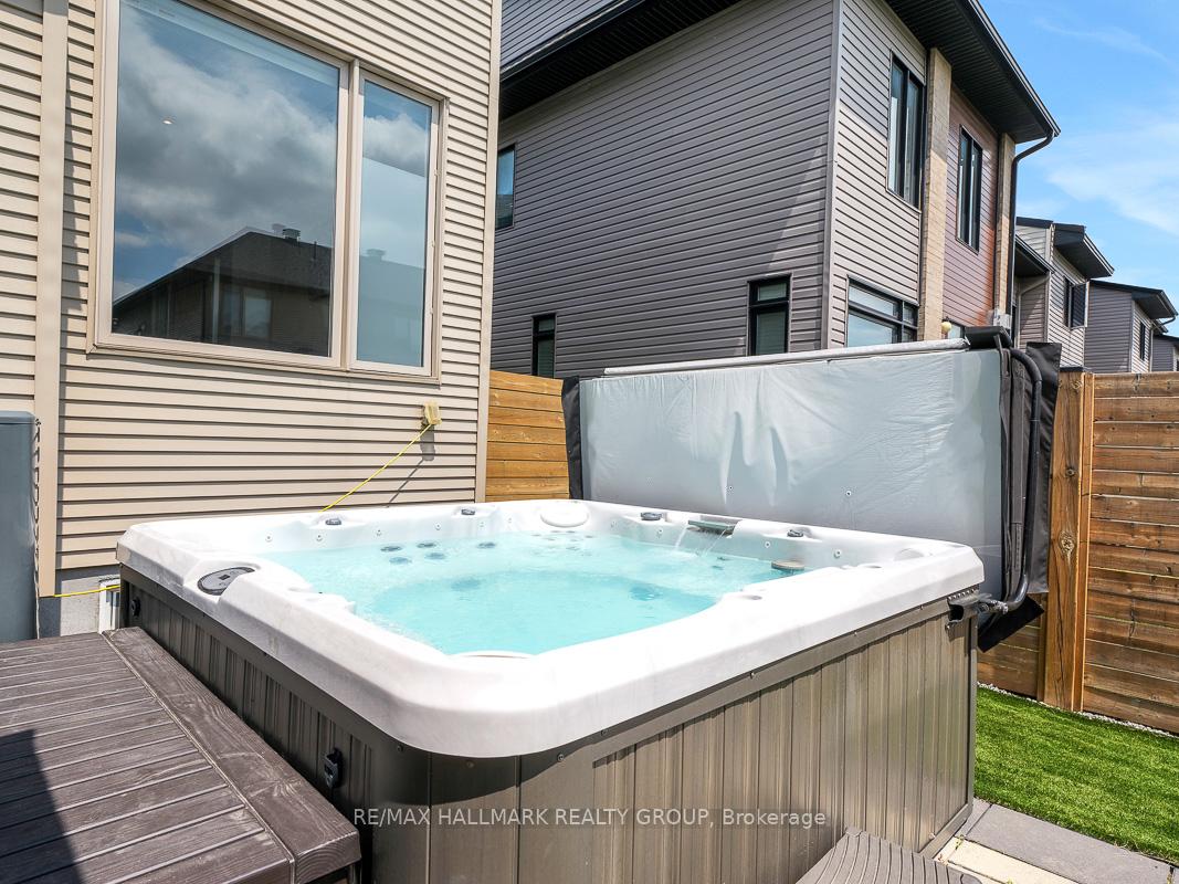 Photo 41 of 103 Warrior Street, Ottawa, Kanata - Emerald Meadows/Trailwest — HOMEH