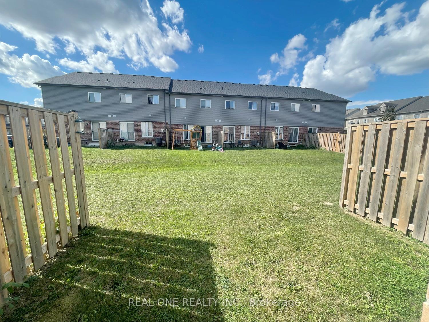 Photo 20 of 7 Sharp Drive, Hamilton, Meadowlands — HOMEH
