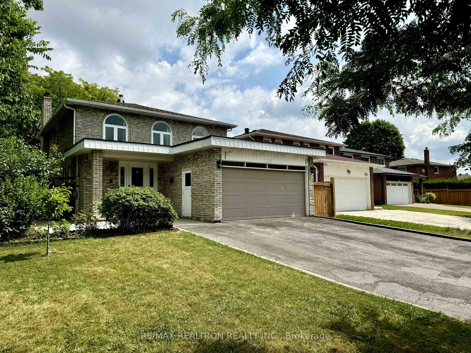 Photo 1 of 228 Risebrough Circle, Markham, Milliken Mills West — HOMEH