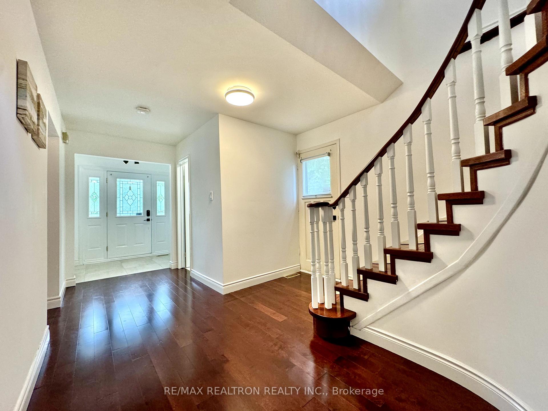 Photo 15 of 228 Risebrough Circle, Markham, Milliken Mills West — HOMEH