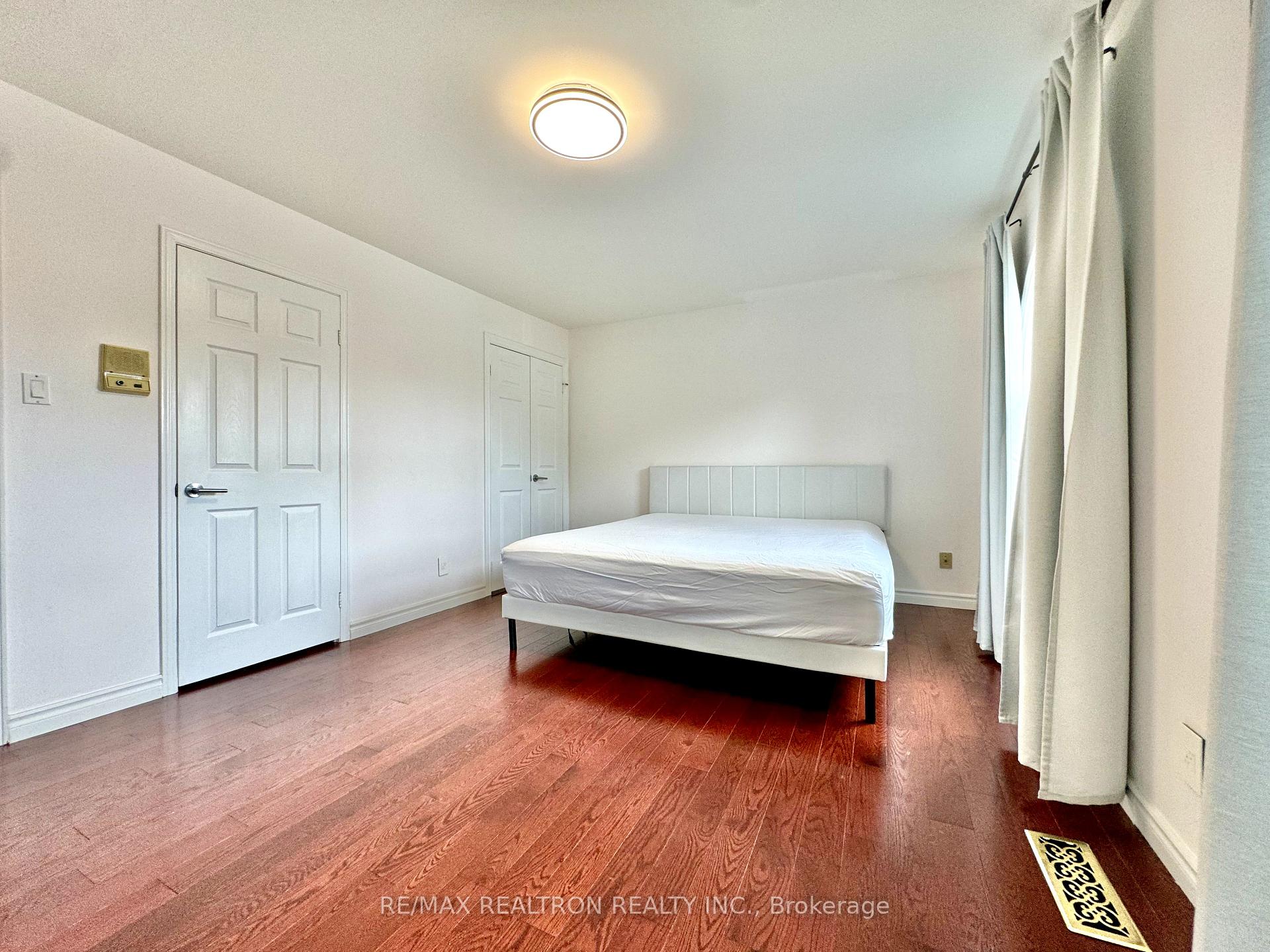 Photo 17 of 228 Risebrough Circle, Markham, Milliken Mills West — HOMEH