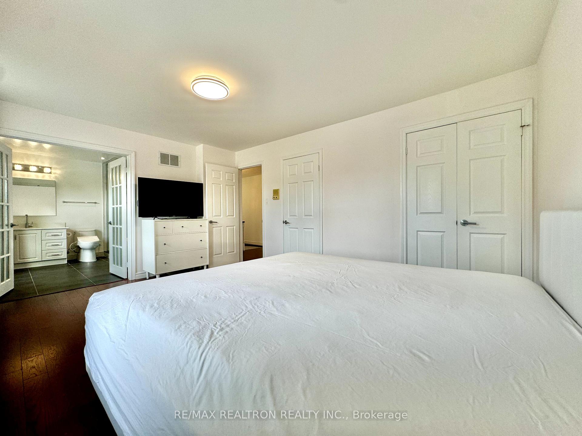 Photo 18 of 228 Risebrough Circle, Markham, Milliken Mills West — HOMEH