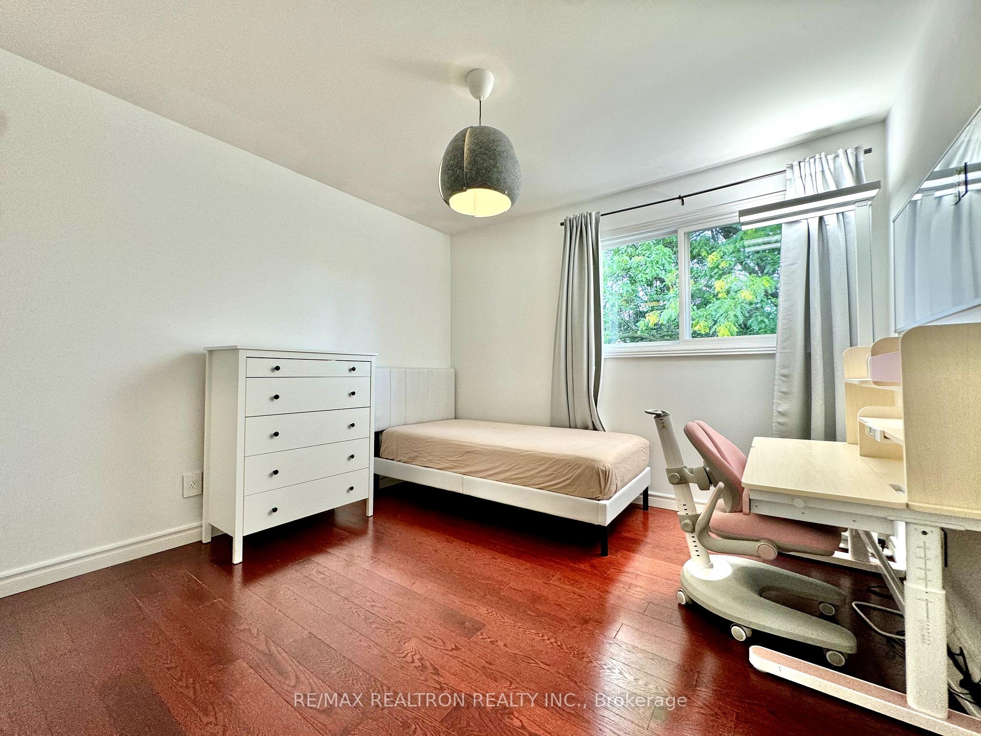Photo 21 of 228 Risebrough Circle, Markham, Milliken Mills West — HOMEH