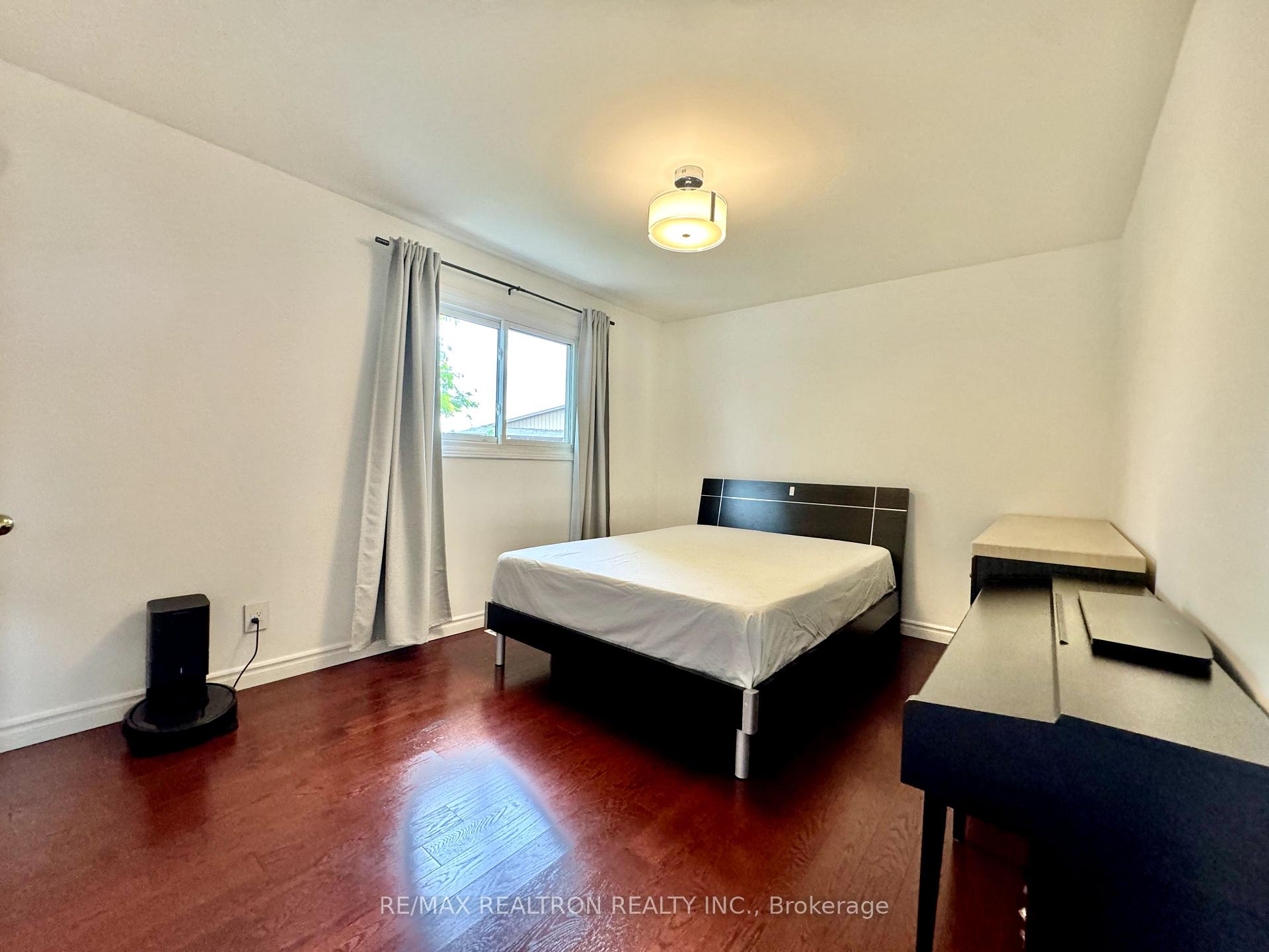 Photo 22 of 228 Risebrough Circle, Markham, Milliken Mills West — HOMEH