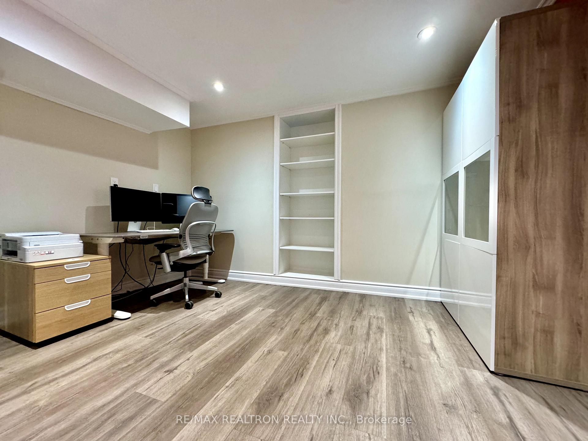 Photo 25 of 228 Risebrough Circle, Markham, Milliken Mills West — HOMEH