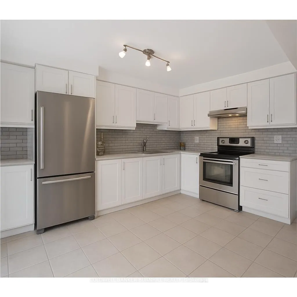 Photo 3 of 288 Gooding Crescent, Milton, Ford — HOMEH