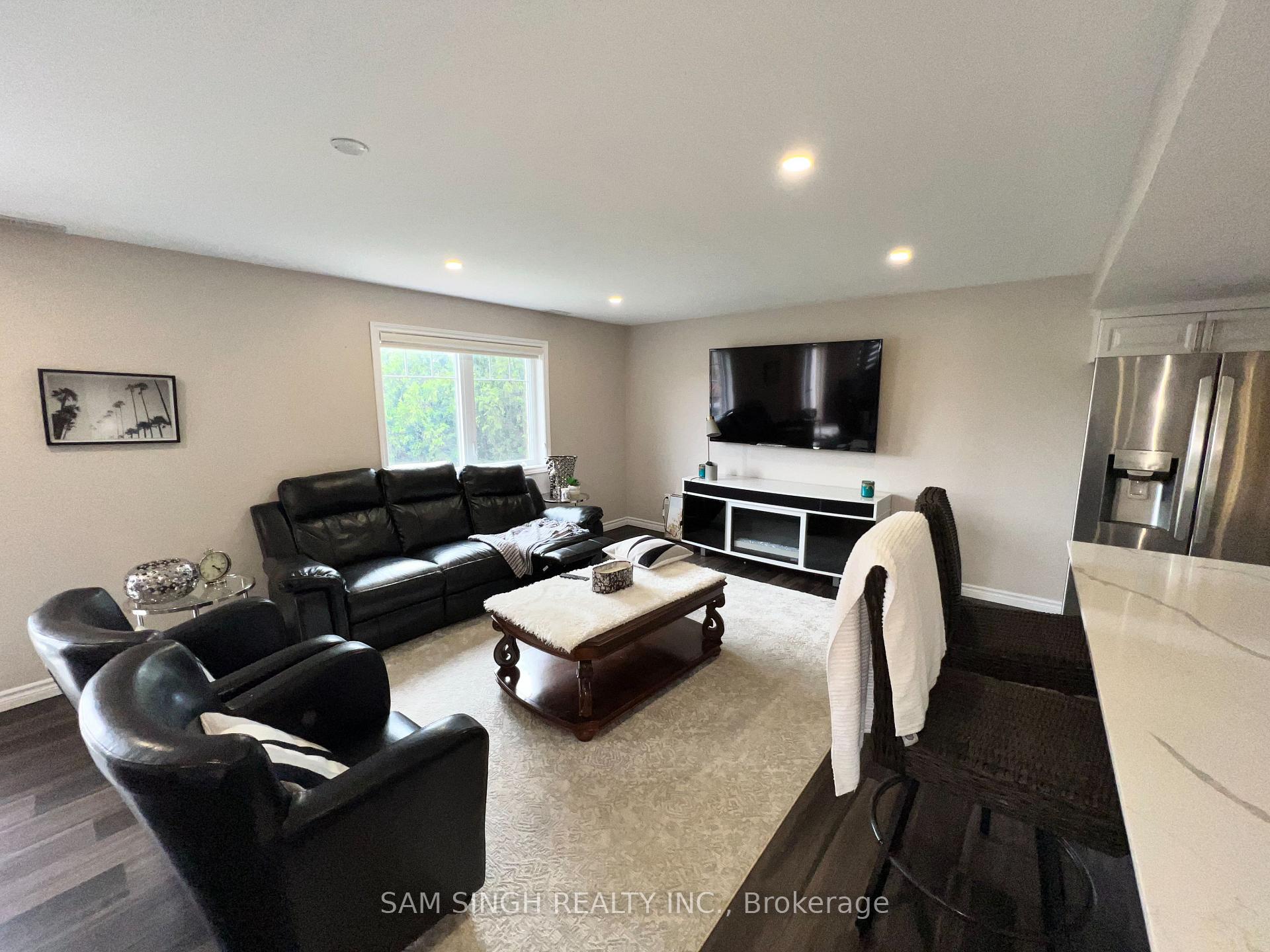 Photo 10 of 194 Queen Street, Middlesex Centre, Komoka — HOMEH
