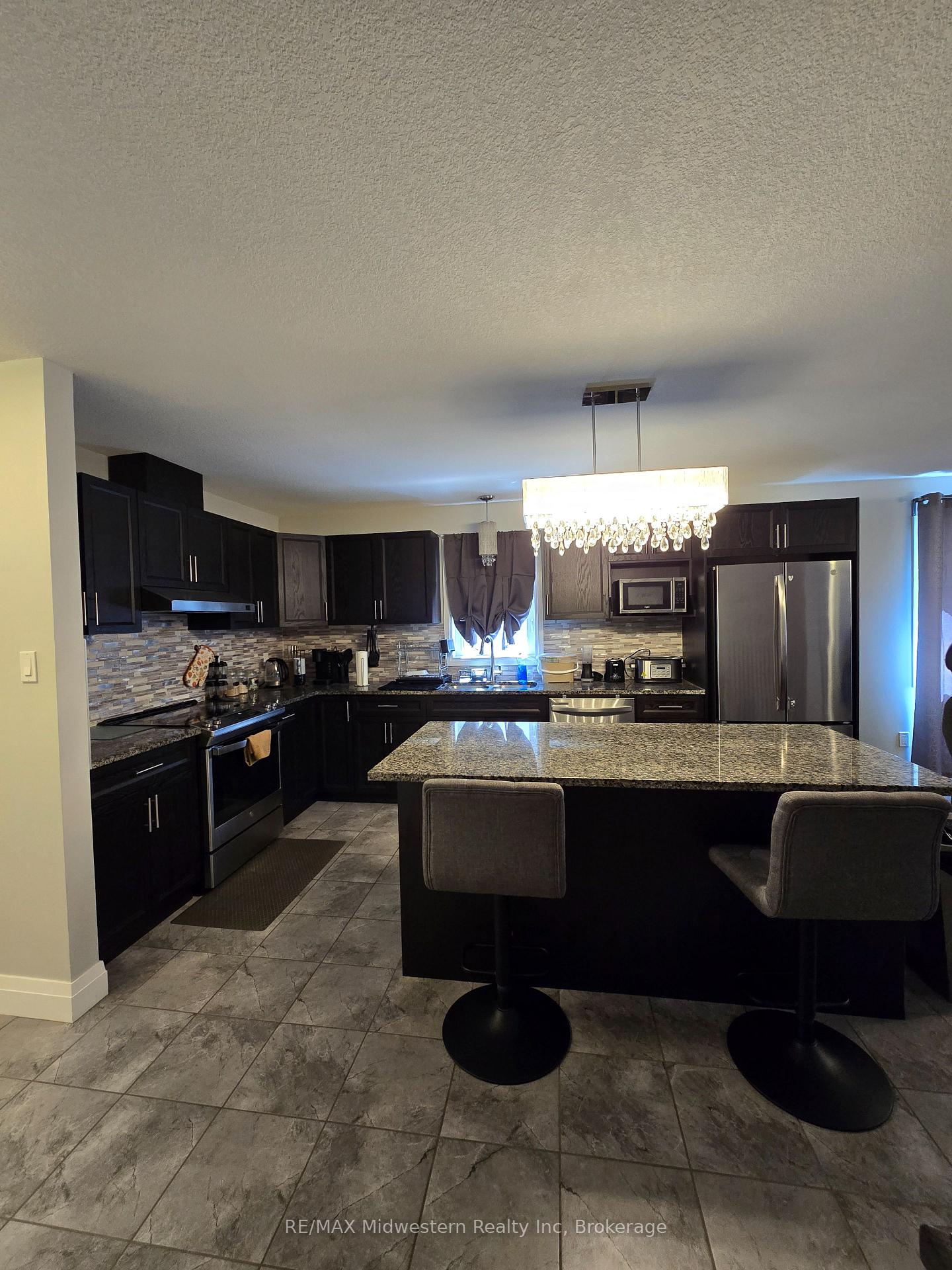 Photo 3 of 109 Bridge Crescent, Minto — HOMEH