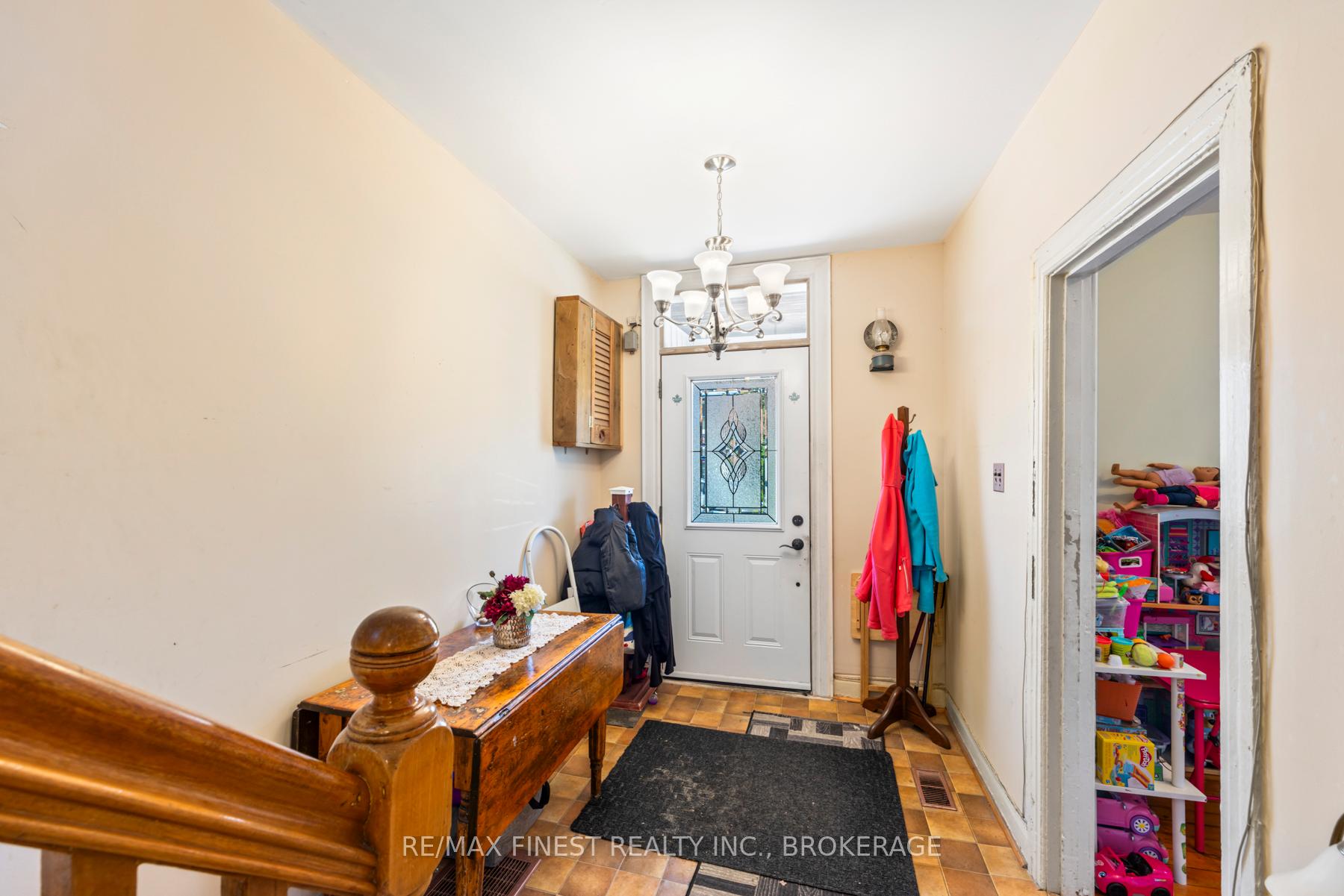 Photo 6 of 126 Stephen Street, Kingston, East of Sir John A. Blvd — HOMEH