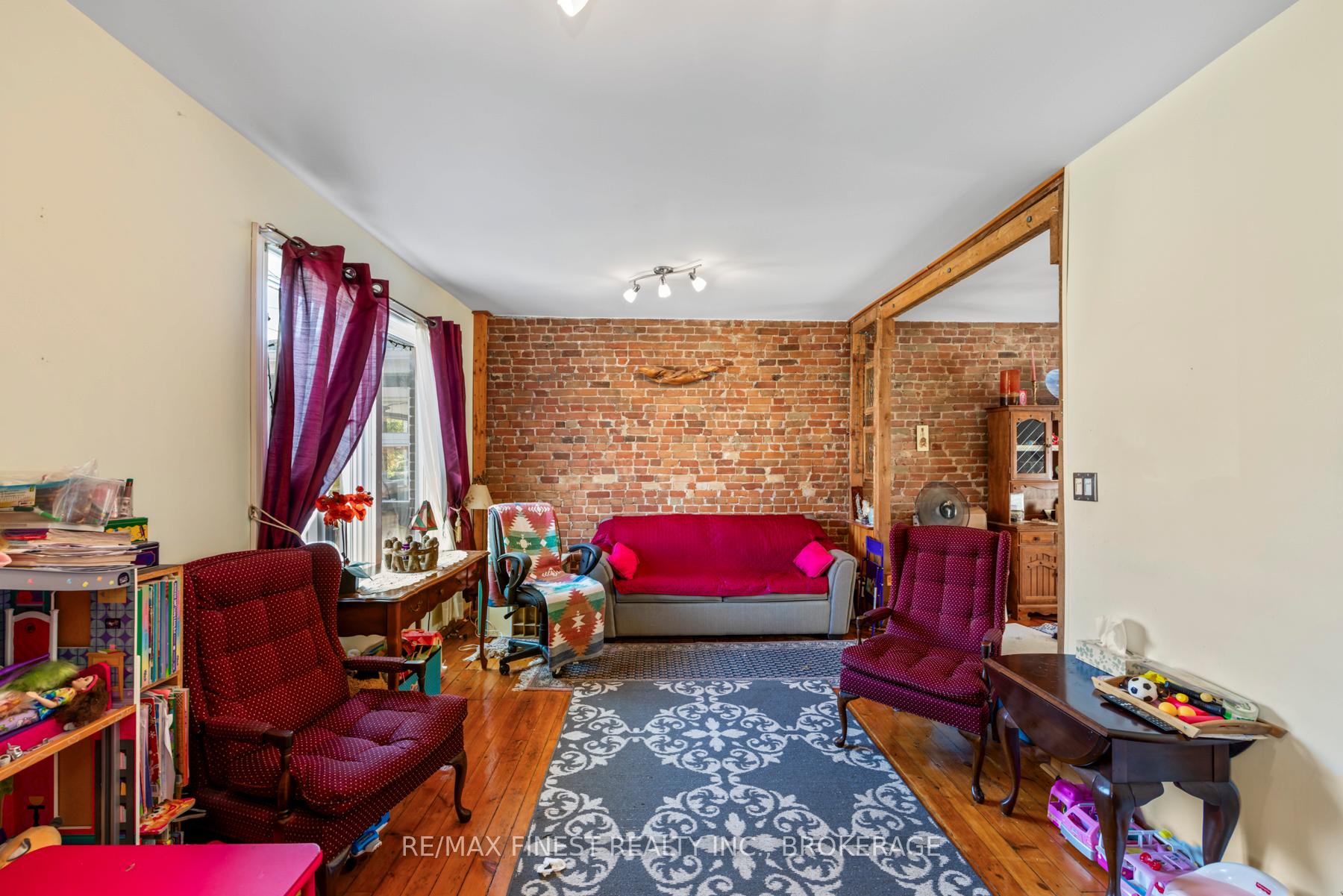 Photo 8 of 126 Stephen Street, Kingston, East of Sir John A. Blvd — HOMEH