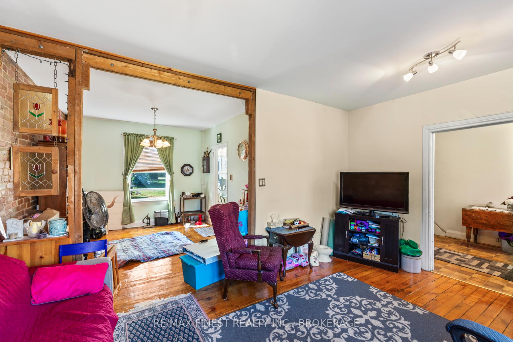 Photo 10 of 126 Stephen Street, Kingston, East of Sir John A. Blvd — HOMEH
