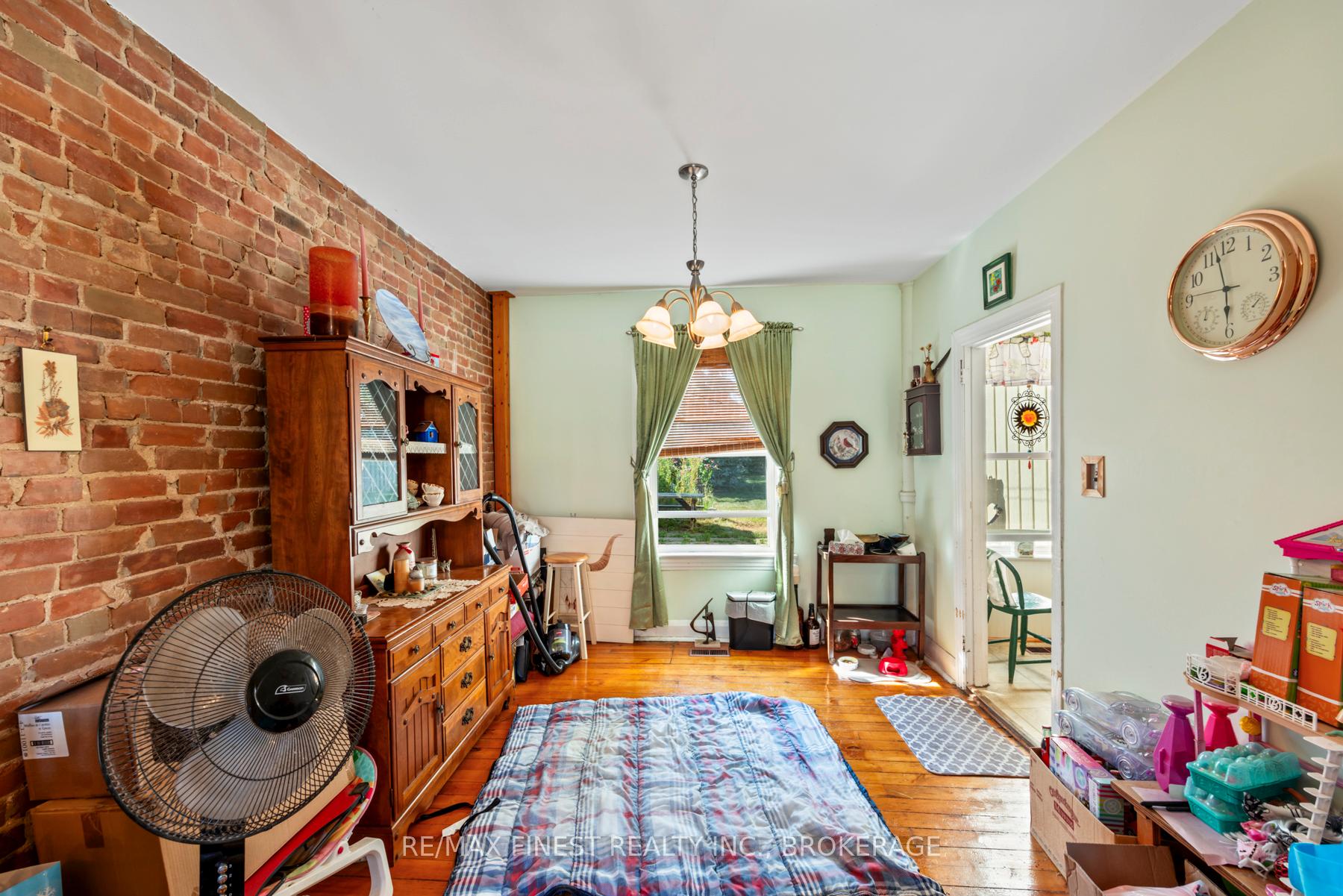 Photo 11 of 126 Stephen Street, Kingston, East of Sir John A. Blvd — HOMEH